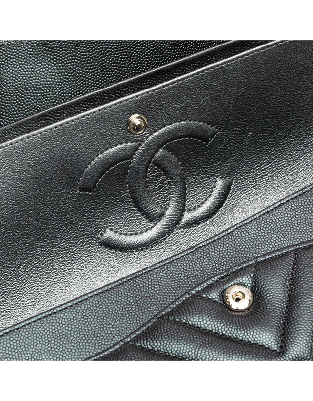 Pre-Loved by Azura Reborn - Pre-Loved Medium Classic Chevron Caviar Double Flap