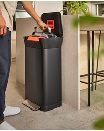 Joseph Joseph - Titan 30L Trash Compactor (Carbon Black)