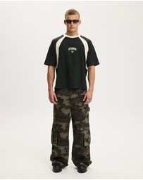 Cotton On - Cropped Fit Graphic T-Shirt