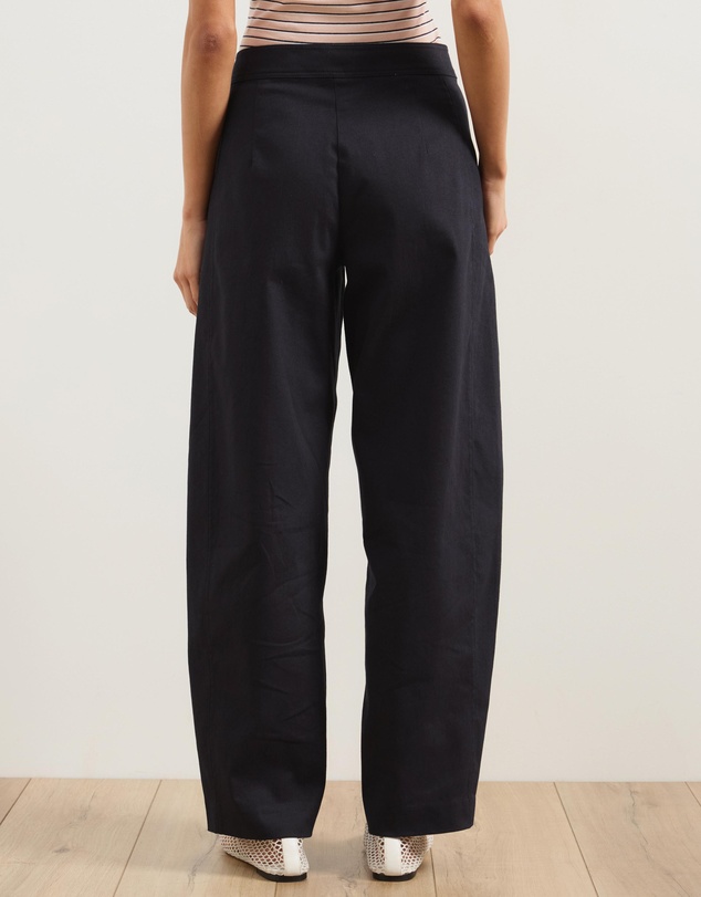 Atmos&Here - Elena Barrel Leg Pants