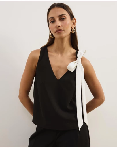 Atmos&Here - Lunet Statement Bow V-Neck Top