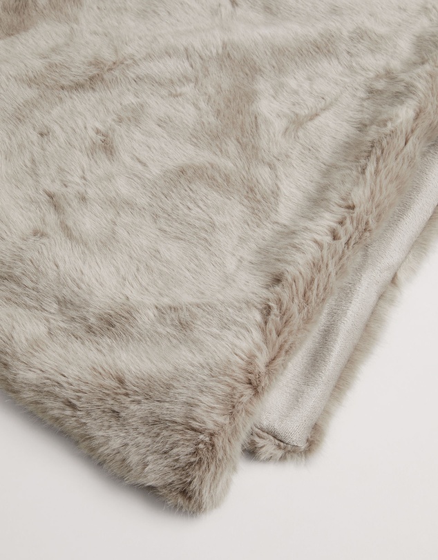Country Road - Loui Faux Fur Throw
