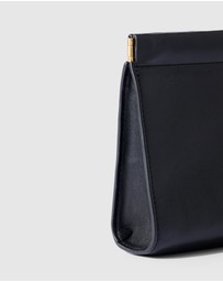 Kinnon - Jones Pouch