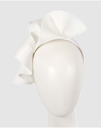 Max Alexander - Large Wavy White Racing Fascinator