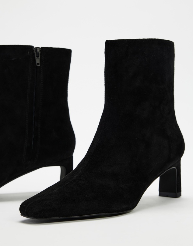 AERE - Isabel Heeled Leather Ankle Boots