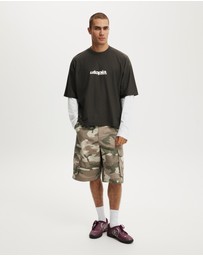 Cotton On - Cropped Fit Graphic T-Shirt