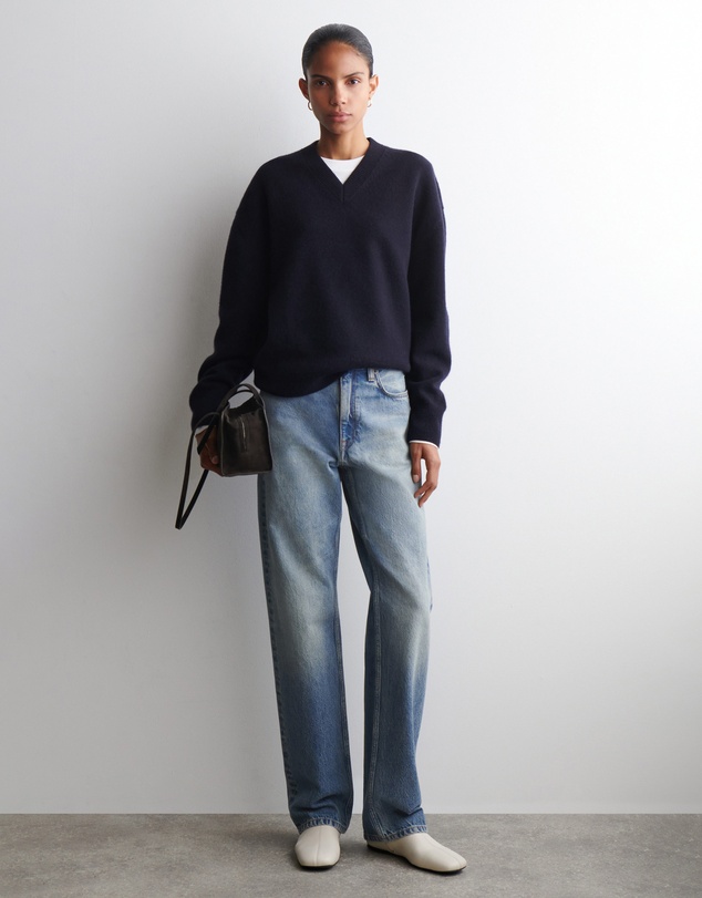 COS - Rounded Wool V-Neck Jumper