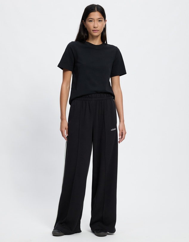 adidas Sportswear - Seasonal Essentials Colorpop Pants With Embroidered Graphic