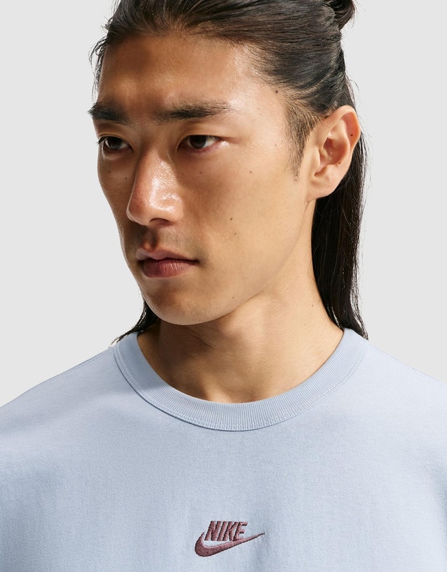 Nike - Sportswear Premium Essentials Long-Sleeve T-Shirt