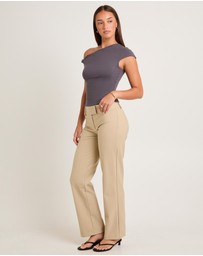 Alice In The Eve - Leah Twist Top