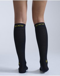 2XU - Flight Bamboo Charcoal Compression Socks