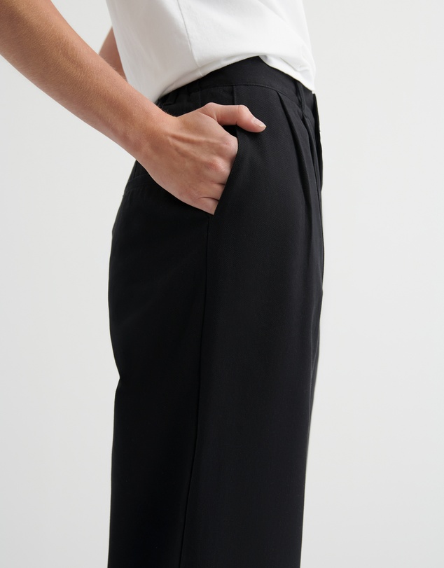 Kowtow - Franz Pant