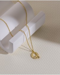 Wanderlust + Co - Alphabet Bubble Pendant Necklace - Letter Q