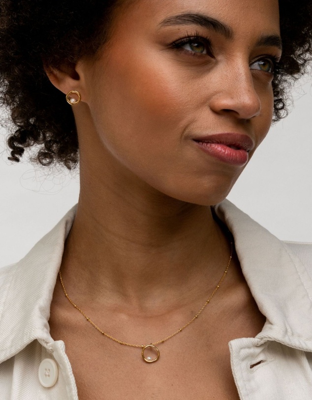 Dower & Hall - Women's Open Circle & White Pearl Waterfall Pendant In Gold Vermeil