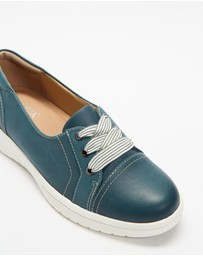 Mia Vita - Bridgette Slip-On Sneaker - Denim