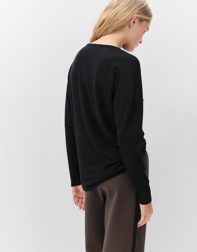 UNISON - Soft V Neck Long Sleeve Tee