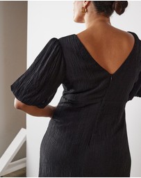 Atmos&Here Curvy - Evelynn Textured Midi Dress
