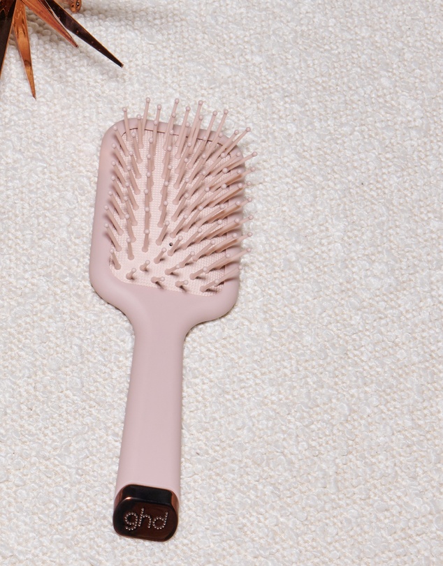 ghd - The mini all-rounder - Mini Paddle Brush Limited Edition in Cashmere Beige