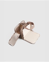Nere - Coated Tolietry Bag