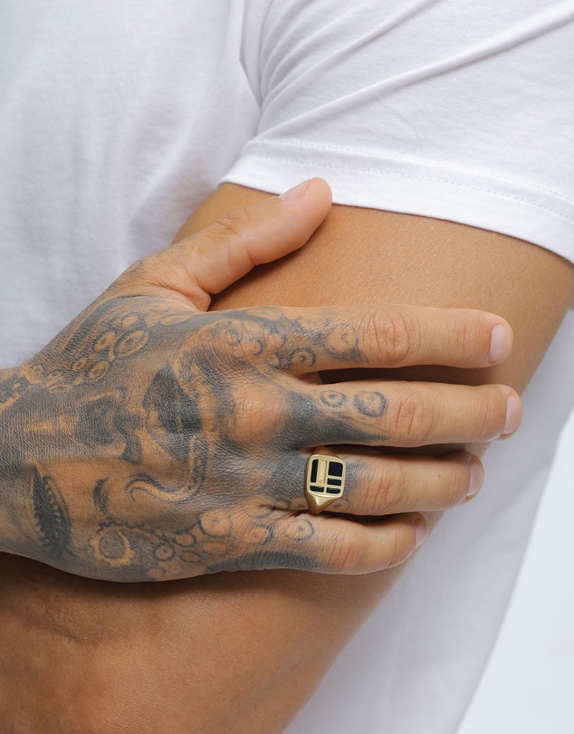 Kuzzoi - ICONIC EXCLUSIVE - Enamel Signet Ring in Gold-Plated 925 Sterling Silver