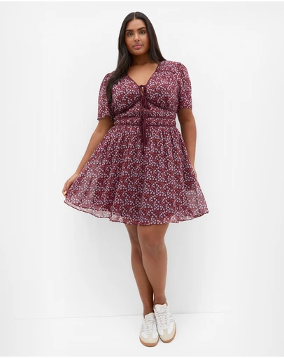 City Chic - Plus size Cara Ditsy Print Mini Dress - berry