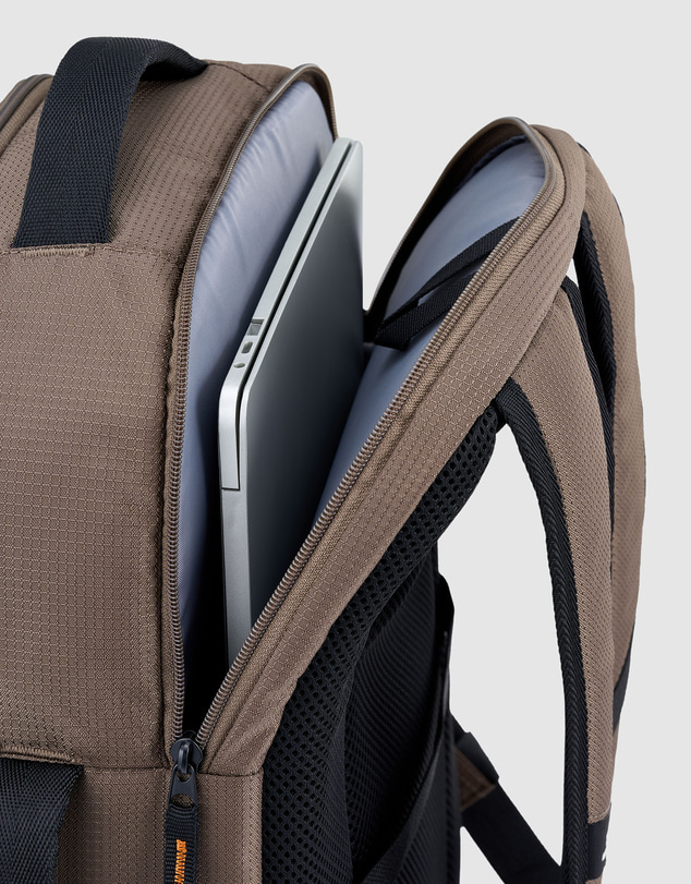 High Sierra - Ultimate Access 4 Dlx 16'' Laptop Travel Backpack