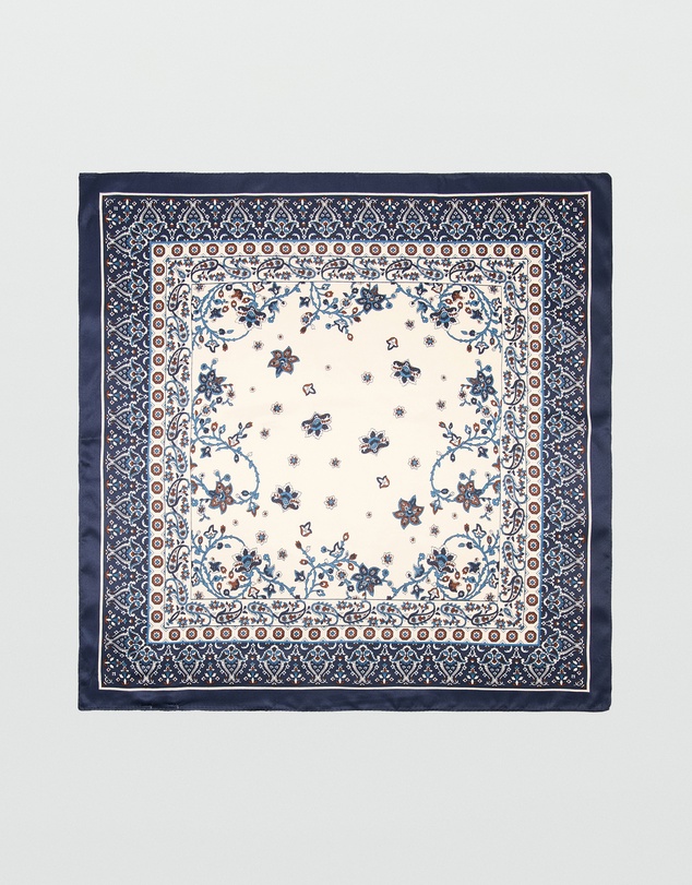 M.N.G - Hojas Kerchief