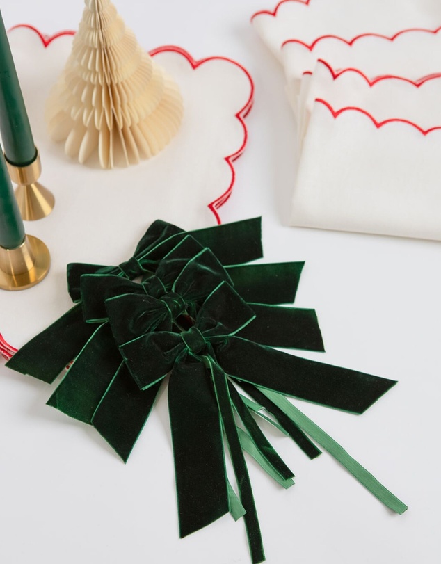 Tablescaped - Festive Season - Set of 4 Green Velvet Bow Napkin Rings