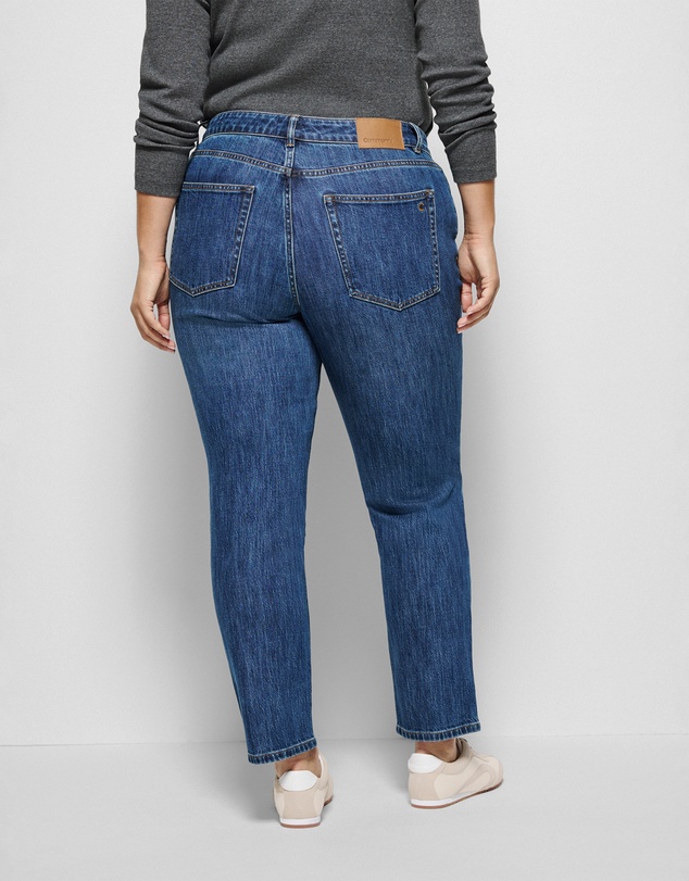 Commonry - The Mid Rise Slim Jean