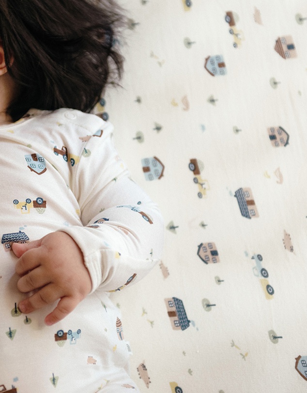 Kynd Baby - Fitted Cot Sheet in Pasture