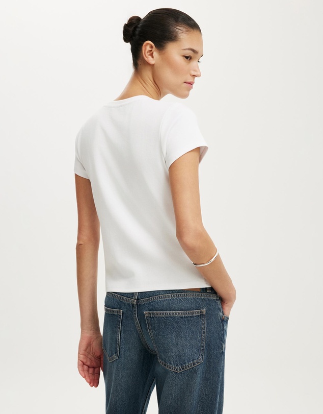 Cotton On - 90s Baby V-Neck Tee
