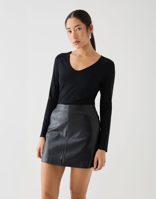 Forcast - Isla V-Neck Bamboo Top