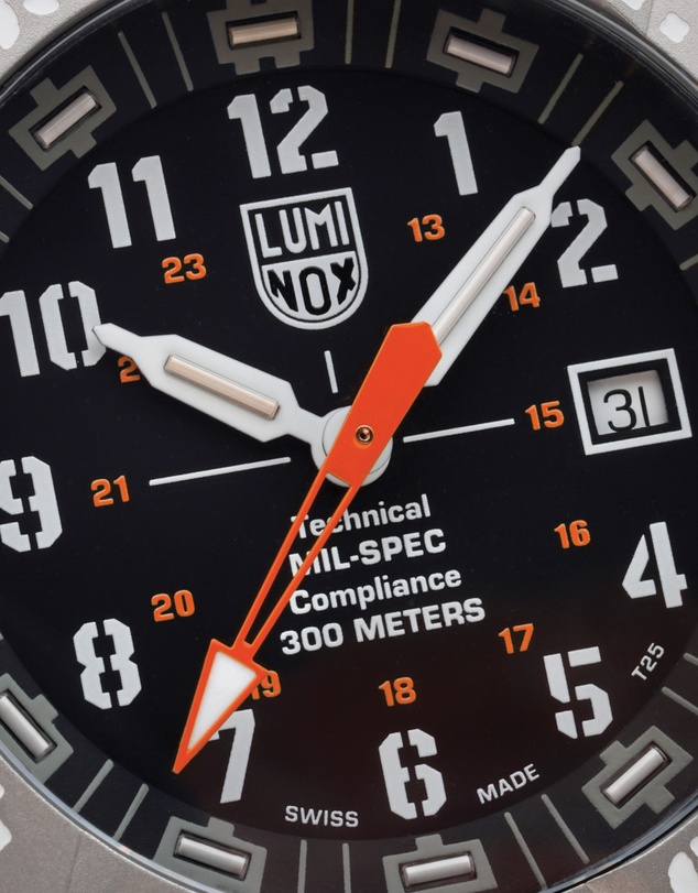 Luminox - Luminox Master Carbon MIL-SPEC 46mm Watch Set