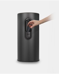 Joseph Joseph - Arc™ 30-Litre Slimline Pedal Bin with Liner Pocket - Carbon Black