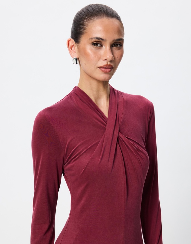 Tussah - Daphne Cross Neck Long Sleeve Midi Dress