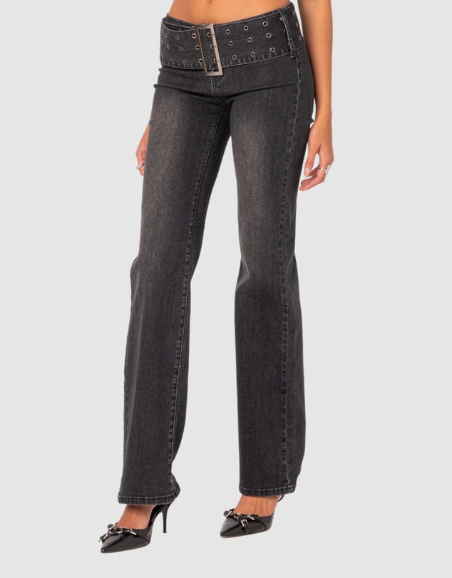 EDIKTED - Buckle Belt Washed Flared Jeans