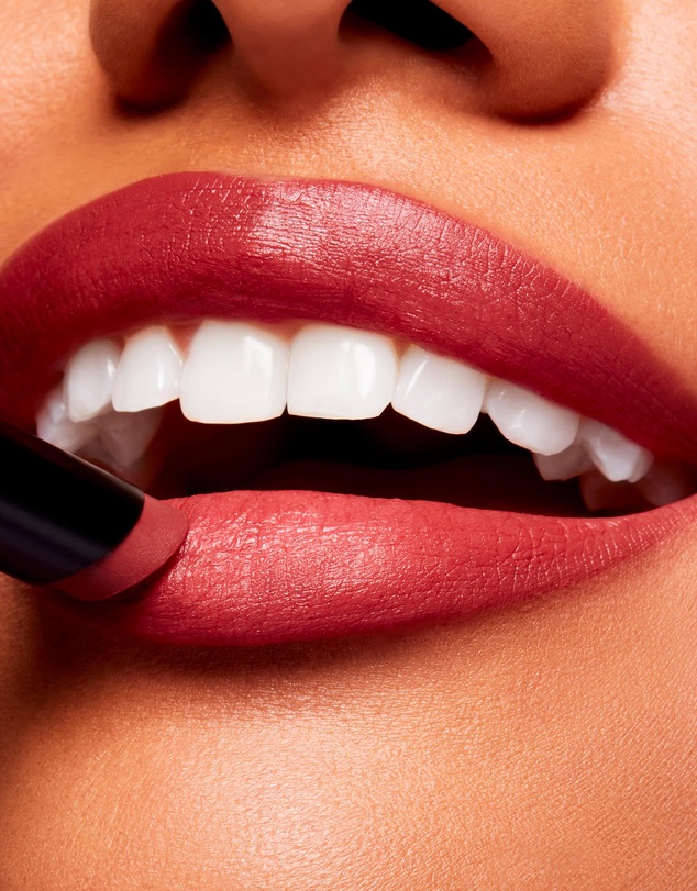 MAC - Powder Kiss Velvet Blur Slim Stick