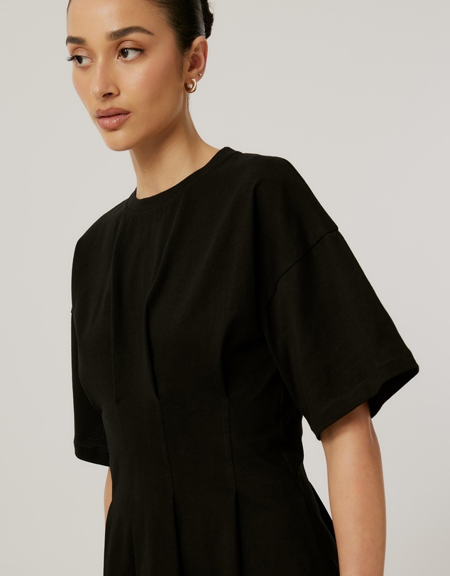 Calli - Tucked T-Shirt
