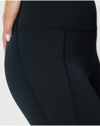 Nike - Universa Dri-FIT High-Waisted 7/8 Leggings with Pockets