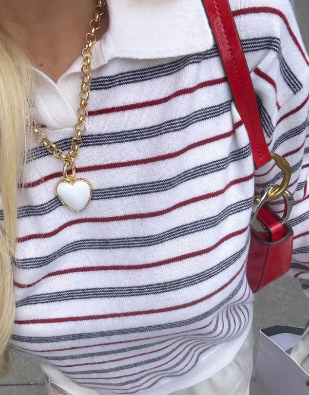 Emma Pills - Hot Hearts Necklace