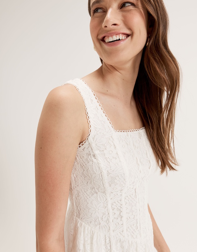 Review - Jolie Lace Dress