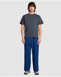 Larriet - Blind Tee
