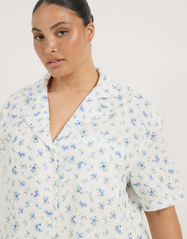 Atmos&Here Curvy - Ditsy Floral Short Sleeve Pyjama Set