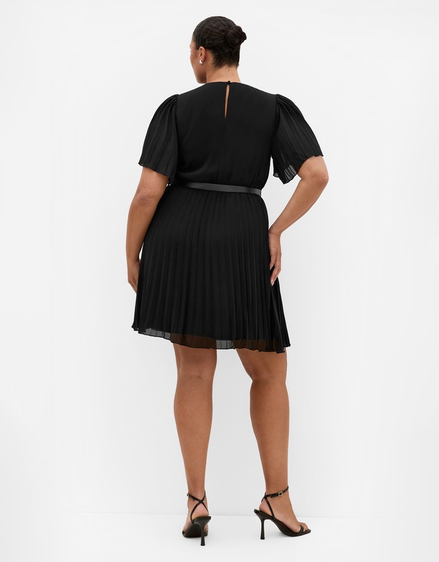 City Chic - Plus size Newberry Street Pleat Dress - black