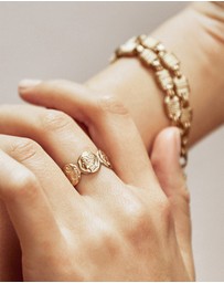 Arms Of Eve - Oscar Gold Ring
