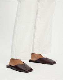 Atmos&Here - Sylvie Square Toe Leather Flats