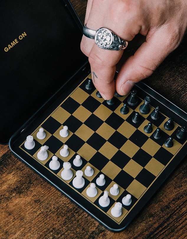 Luckies - Iron & Glory - Game On Chess