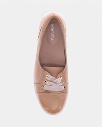 Mia Vita - Bridgette II Casual Sneaker - Fawn