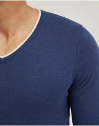 Oxford - Tipping V-Neck Knitted Top