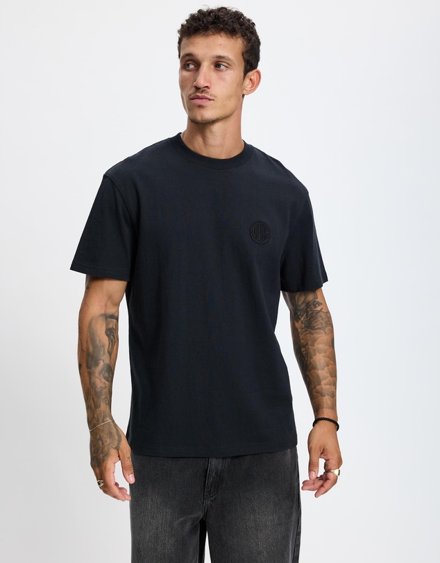Deus Ex Machina - Pill Logo Tee